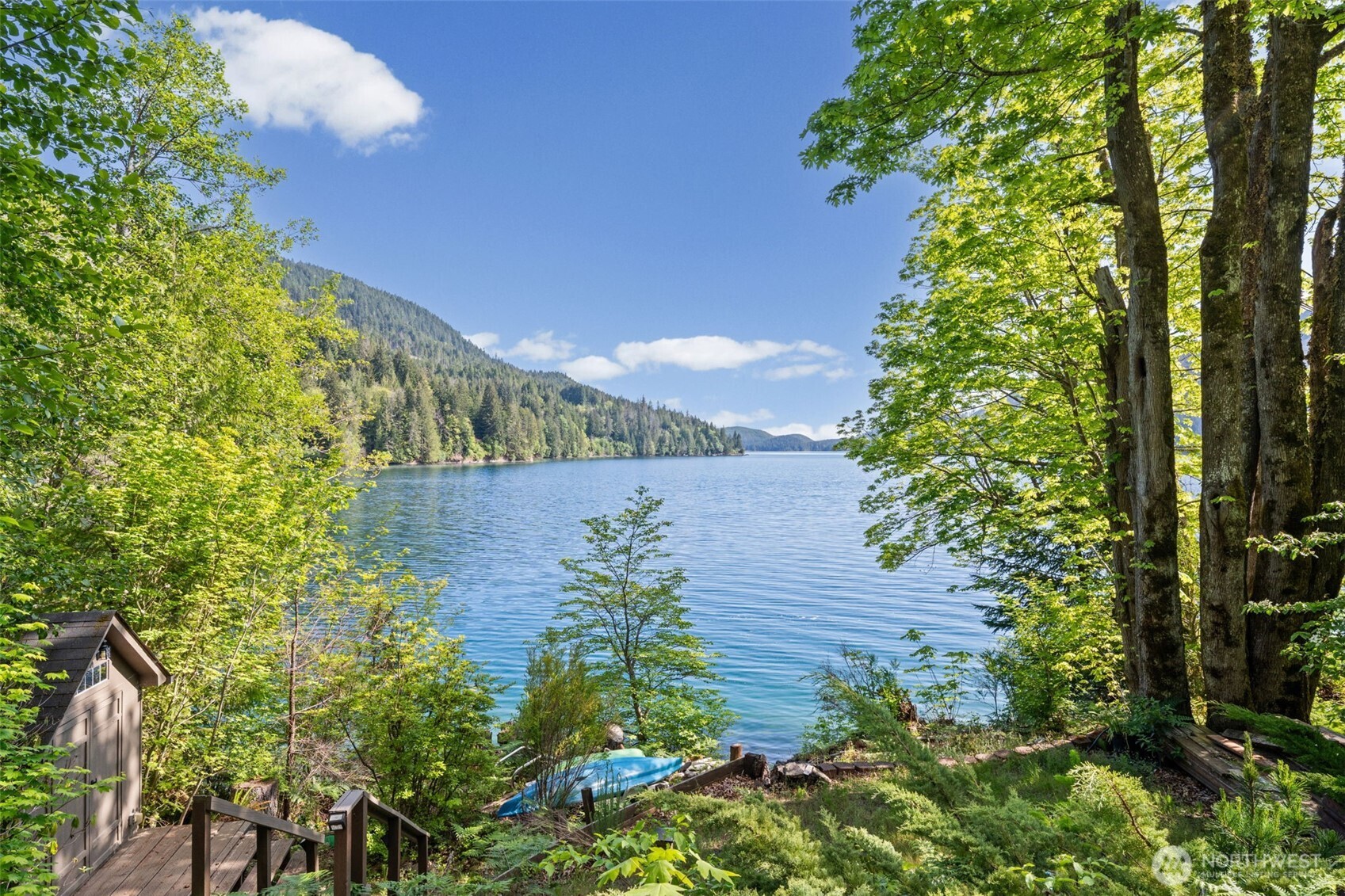 90 Lakeshore Place Hoodsport WA 98548