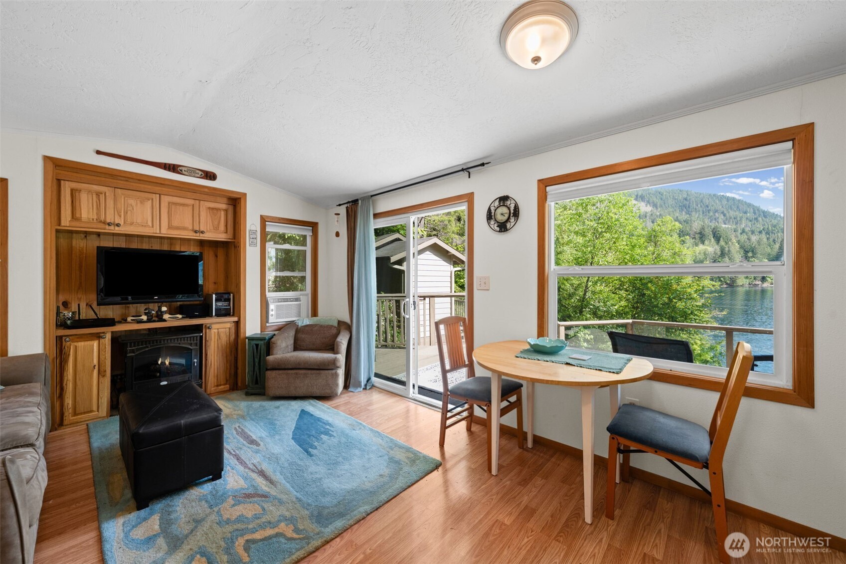 90 Lakeshore Place Hoodsport WA 98548