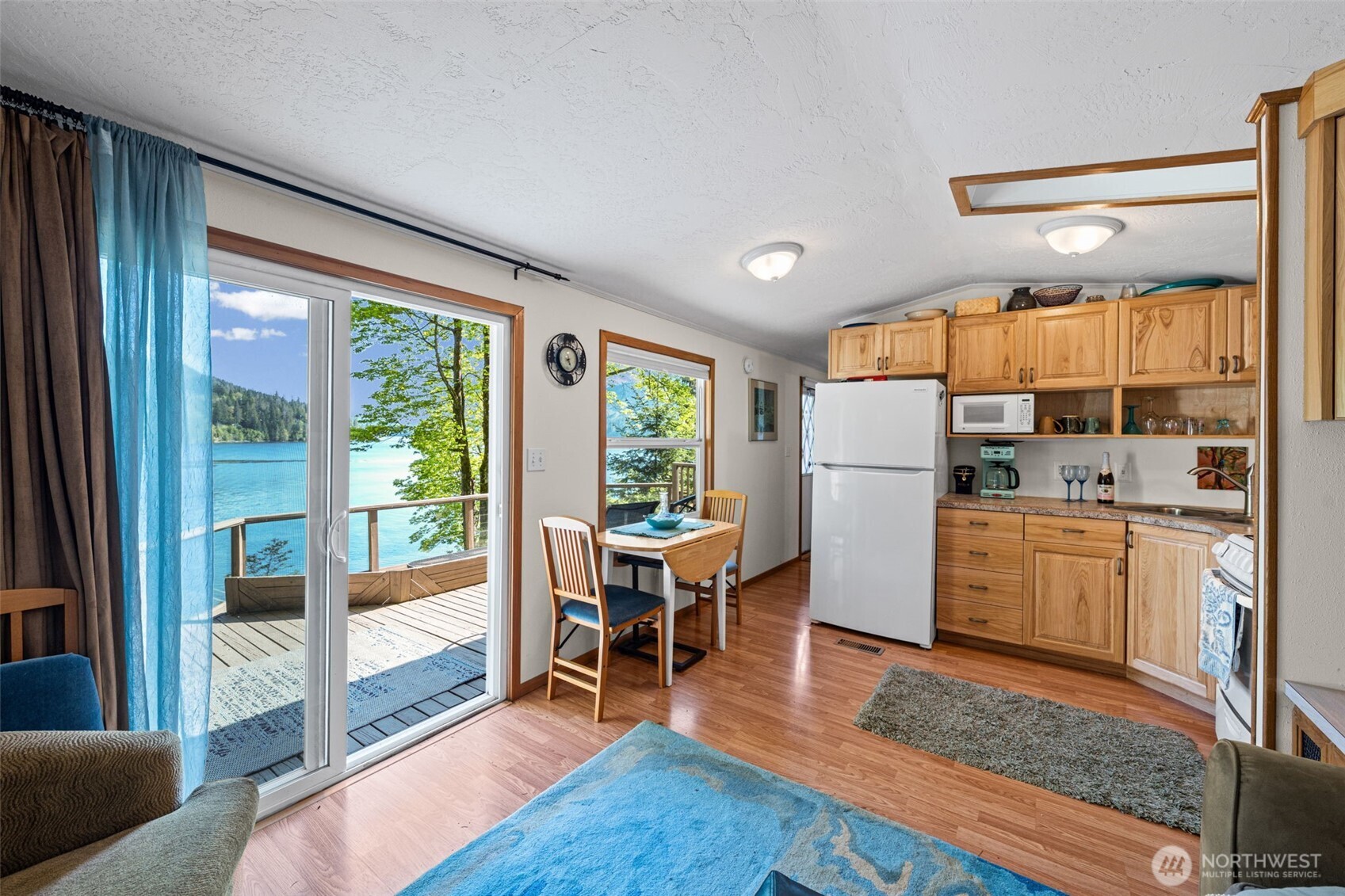 90 Lakeshore Place Hoodsport WA 98548