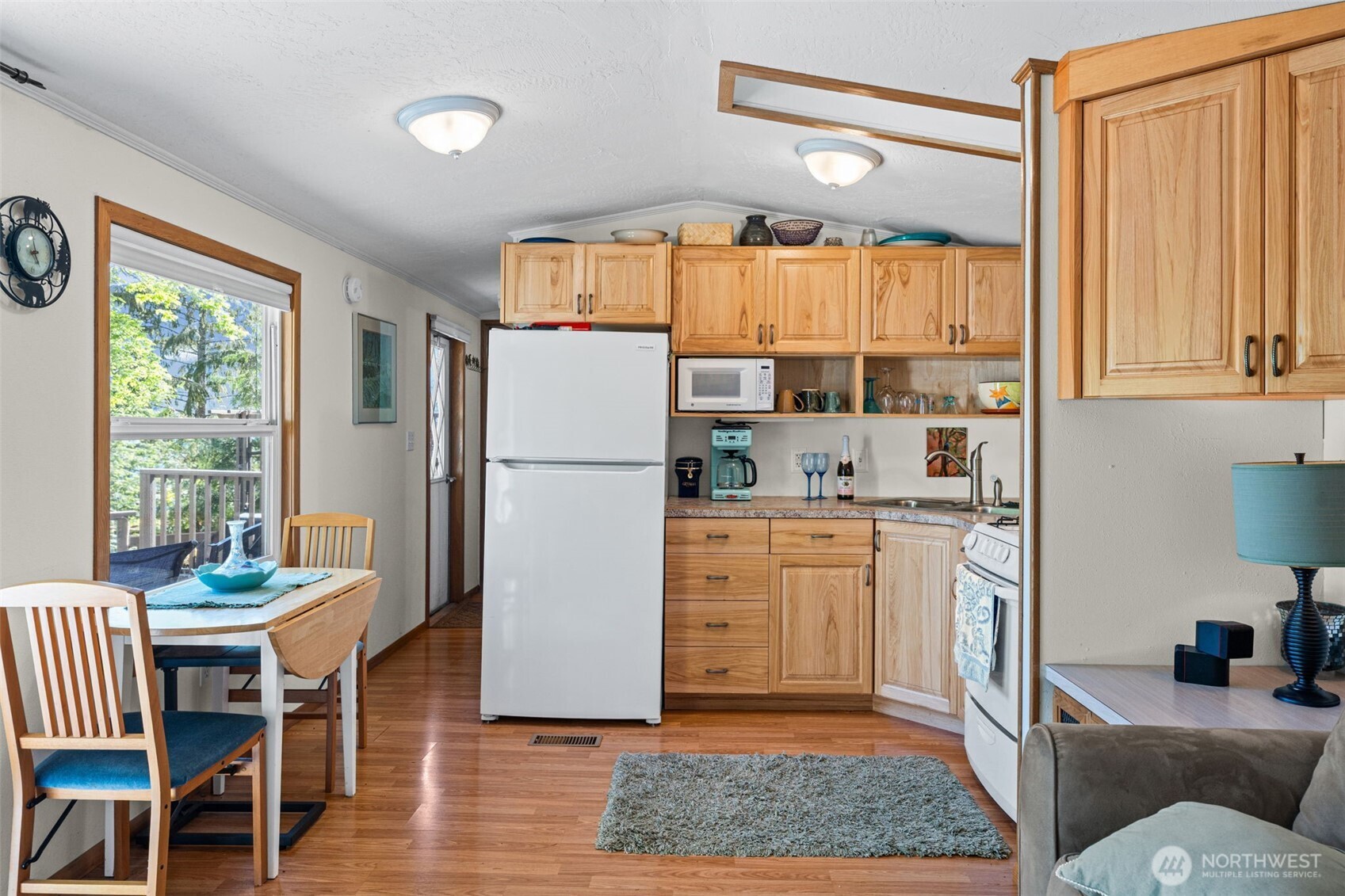 90 Lakeshore Place Hoodsport WA 98548