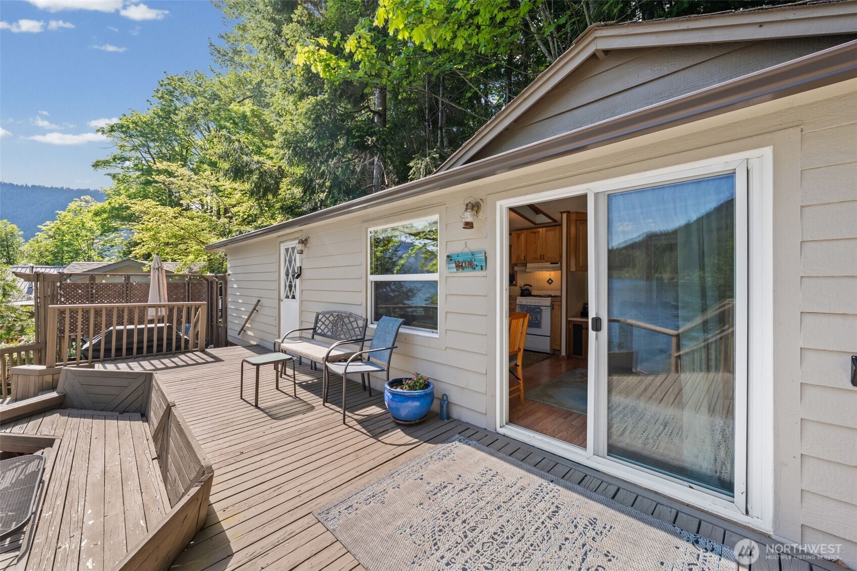 90 Lakeshore Place Hoodsport WA 98548