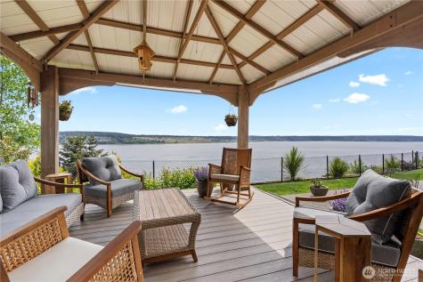 1551 13th Court Fox Island WA 98333