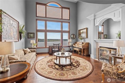 1551 13th Court Fox Island WA 98333