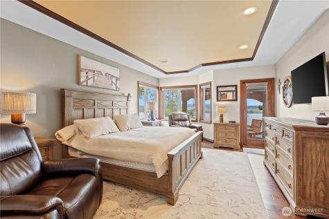 1551 13th Court Fox Island WA 98333