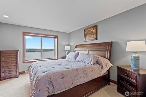 1551 13th Court Fox Island WA 98333