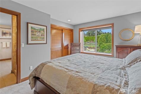 1551 13th Court Fox Island WA 98333