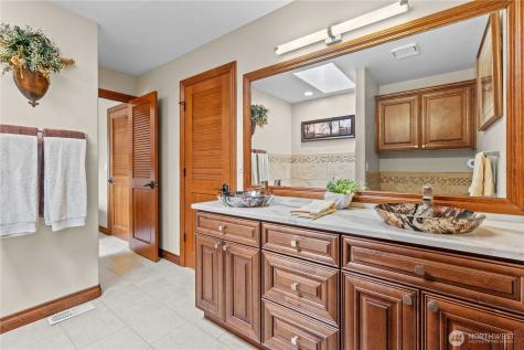 1551 13th Court Fox Island WA 98333
