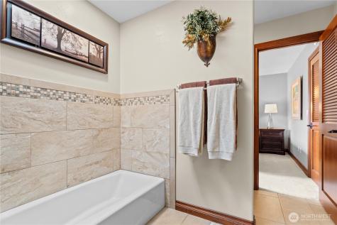 1551 13th Court Fox Island WA 98333