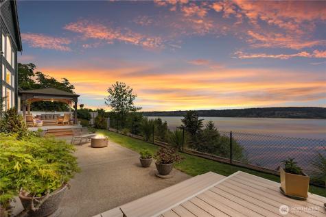 1551 13th Court Fox Island WA 98333