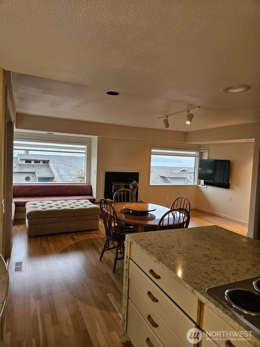 61 Leschi Drive SW Steilacoom WA 98388