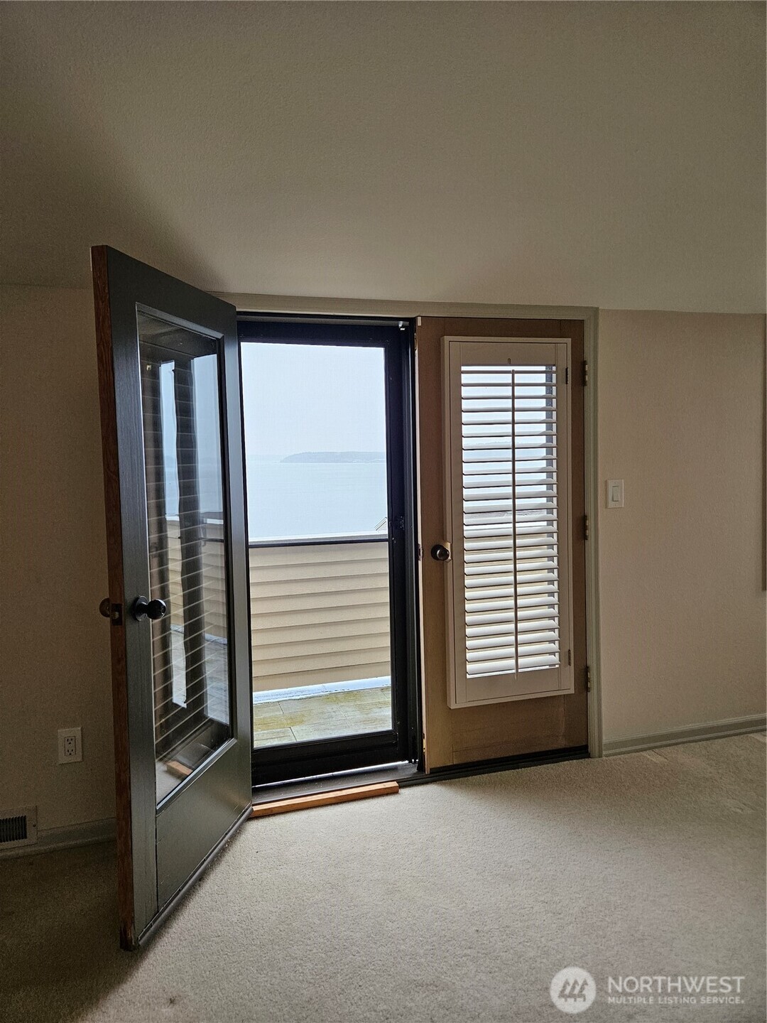 61 Leschi Drive SW Steilacoom WA 98388