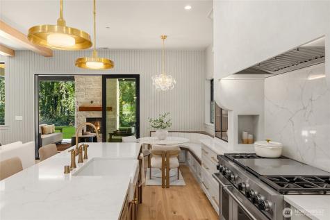 9473 Springwood Avenue NE Bainbridge Island WA 98110