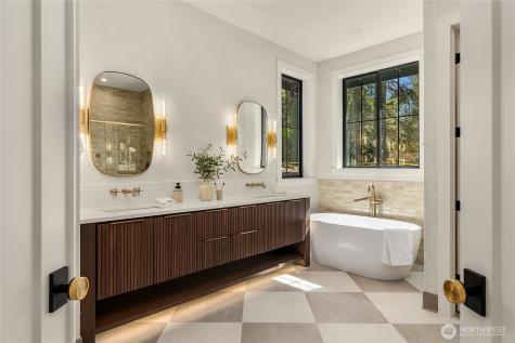 9473 Springwood Avenue NE Bainbridge Island WA 98110