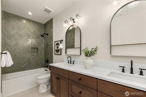 9473 Springwood Avenue NE Bainbridge Island WA 98110
