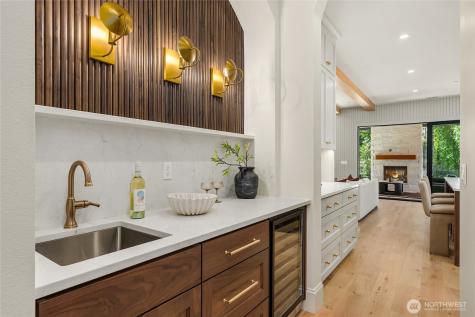 9473 Springwood Avenue NE Bainbridge Island WA 98110