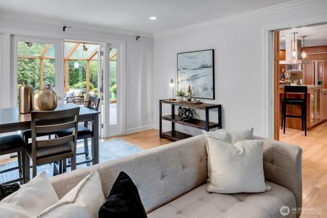53 Cascade Key Bellevue WA 98006