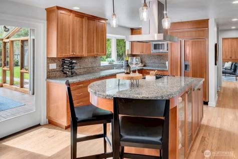53 Cascade Key Bellevue WA 98006