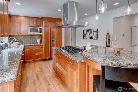 53 Cascade Key Bellevue WA 98006