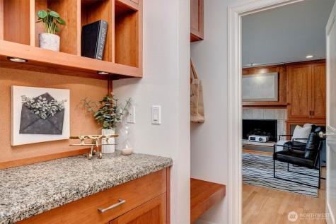 53 Cascade Key Bellevue WA 98006