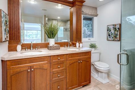 53 Cascade Key Bellevue WA 98006