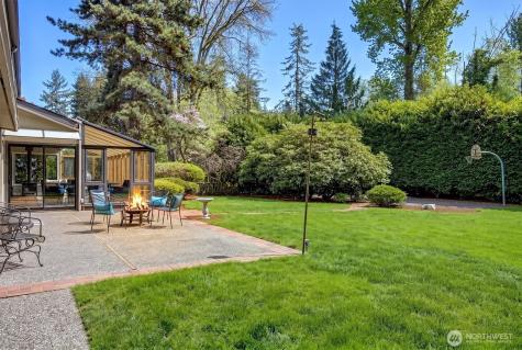 53 Cascade Key Bellevue WA 98006