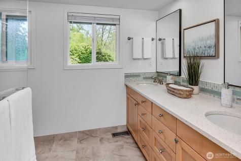 53 Cascade Key Bellevue WA 98006