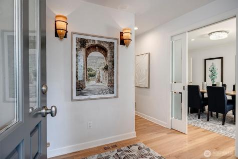 53 Cascade Key Bellevue WA 98006