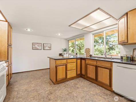 12570 SE 70th Street Newcastle WA 98056