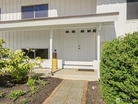 12570 SE 70th Street Newcastle WA 98056