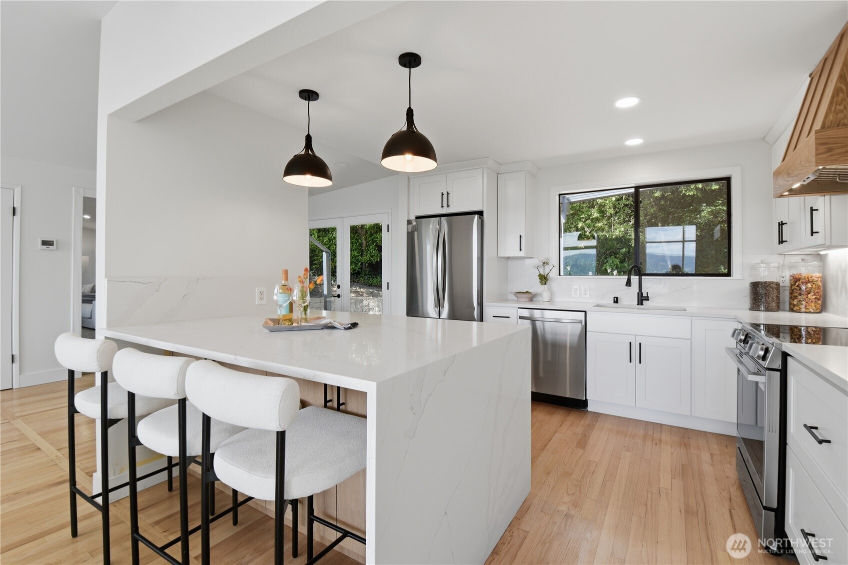 639 W Lake Sammamish Parkway NE Bellevue WA 98008