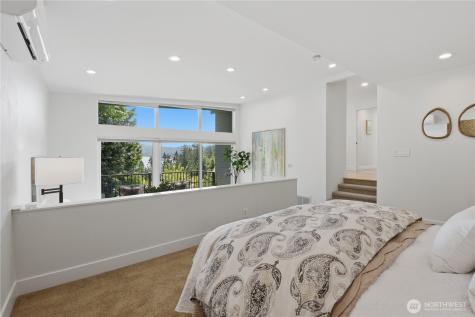 639 W Lake Sammamish Parkway NE Bellevue WA 98008