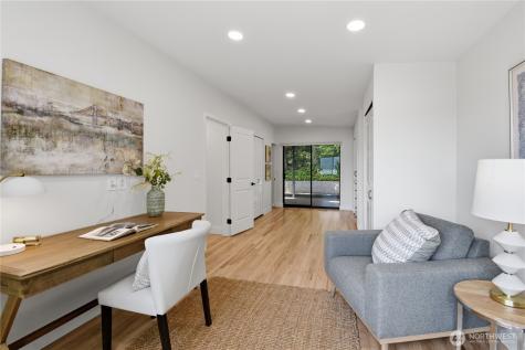 639 W Lake Sammamish Parkway NE Bellevue WA 98008