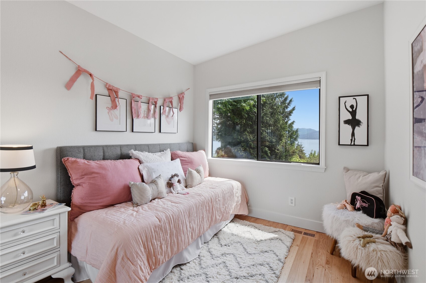 639 W Lake Sammamish Parkway NE Bellevue WA 98008