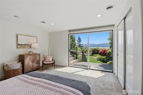 639 W Lake Sammamish Parkway NE Bellevue WA 98008