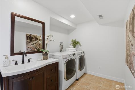639 W Lake Sammamish Parkway NE Bellevue WA 98008