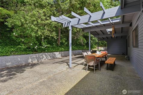 639 W Lake Sammamish Parkway NE Bellevue WA 98008