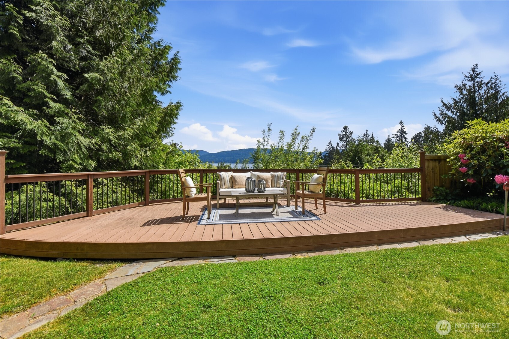 639 W Lake Sammamish Parkway NE Bellevue WA 98008