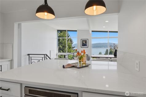 639 W Lake Sammamish Parkway NE Bellevue WA 98008