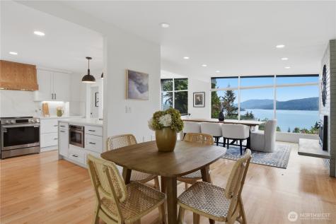 639 W Lake Sammamish Parkway NE Bellevue WA 98008