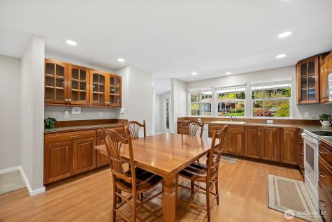 30022 6th Avenue SW Federal Way WA 98023