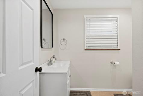 30022 6th Avenue SW Federal Way WA 98023