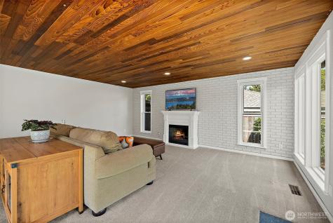 30022 6th Avenue SW Federal Way WA 98023