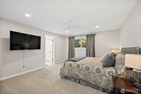 30022 6th Avenue SW Federal Way WA 98023