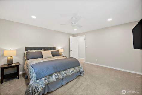 30022 6th Avenue SW Federal Way WA 98023