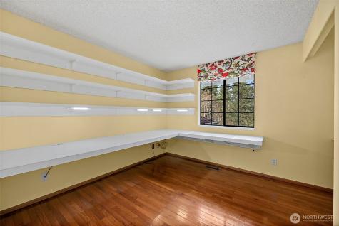 7861 University Point Circle NE Bremerton WA 98311