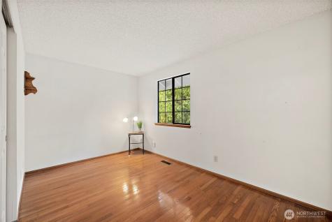 7861 University Point Circle NE Bremerton WA 98311