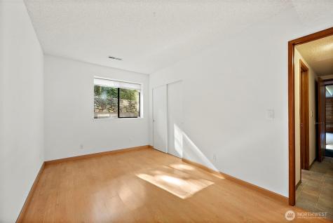 7861 University Point Circle NE Bremerton WA 98311