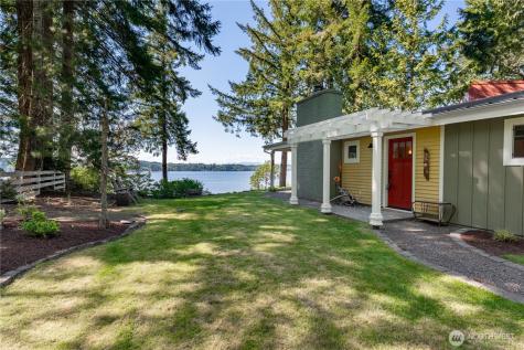 924 W Herron Boulevard NW Lakebay WA 98349
