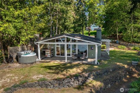 924 W Herron Boulevard NW Lakebay WA 98349