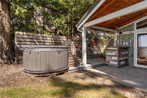 924 W Herron Boulevard NW Lakebay WA 98349